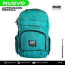 MOCHILA ANTIFASHION MENTA CON BROCHES PARA SKATE EN EL EXTERIOR