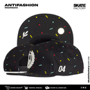 GORRA PLANA LOGO ANTIFASHION PARTY NGO