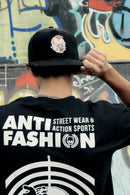 GORRA PLANA ANTIFASHION SNAPBACK PUNK NEGRO