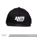 Snapback Gorra antifashion negra bordada. Marca mexicana con patinetas, gorras y accesorios. Visítanos y descubre todo lo que core tiene para ti. Disponibles en Skate Factory tu skate shop favorito, Envíos gratis en compras mayores a $999 pesos compra fácil y rápido Encuéntralos en tu skate shop, Skate factory ®.