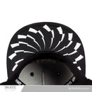 Snapback Gorra antifashion negra bordada. Marca mexicana con patinetas, gorras y accesorios. Visítanos y descubre todo lo que core tiene para ti. Disponibles en Skate Factory tu skate shop favorito, Envíos gratis en compras mayores a $999 pesos compra fácil y rápido Encuéntralos en tu skate shop, Skate factory ®.