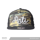 Snapback Gorra antifashion negra con textura derde militar. Marca mexicana con patinetas, gorras y accesorios. Visítanos y descubre todo lo que antifashion tiene para ti. Disponibles en Skate Factory tu skate shop favorito, Envíos gratis en compras mayores a $999 pesos compra fácil y rápido Encuéntralos en tu skate shop, Skate factory ®.