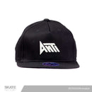Snapback Gorra antifashion negra bordada. Marca mexicana con patinetas, gorras y accesorios. Visítanos y descubre todo lo que core tiene para ti. Disponibles en Skate Factory tu skate shop favorito, Envíos gratis en compras mayores a $999 pesos compra fácil y rápido Encuéntralos en tu skate shop, Skate factory ®.