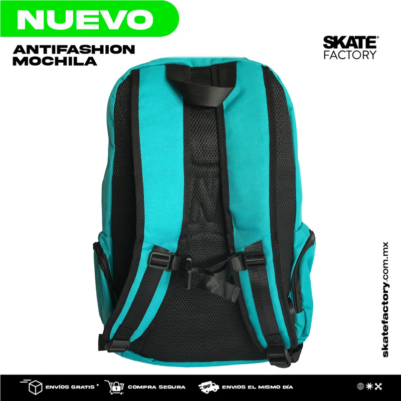 MOCHILA ANTIFASHION MENTA CON BROCHES PARA SKATE EN EL EXTERIOR