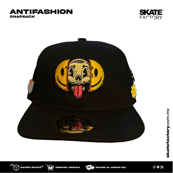 GORRA PLANA ANTIFASHION SNAPBACK FACE