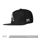 GORRA PLANA LOGO ANTIFASHION GANGSTER NGO BCO
