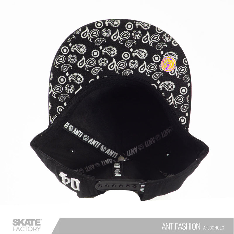 GORRA PLANA ANTIFASHION CHOLO NEGRO