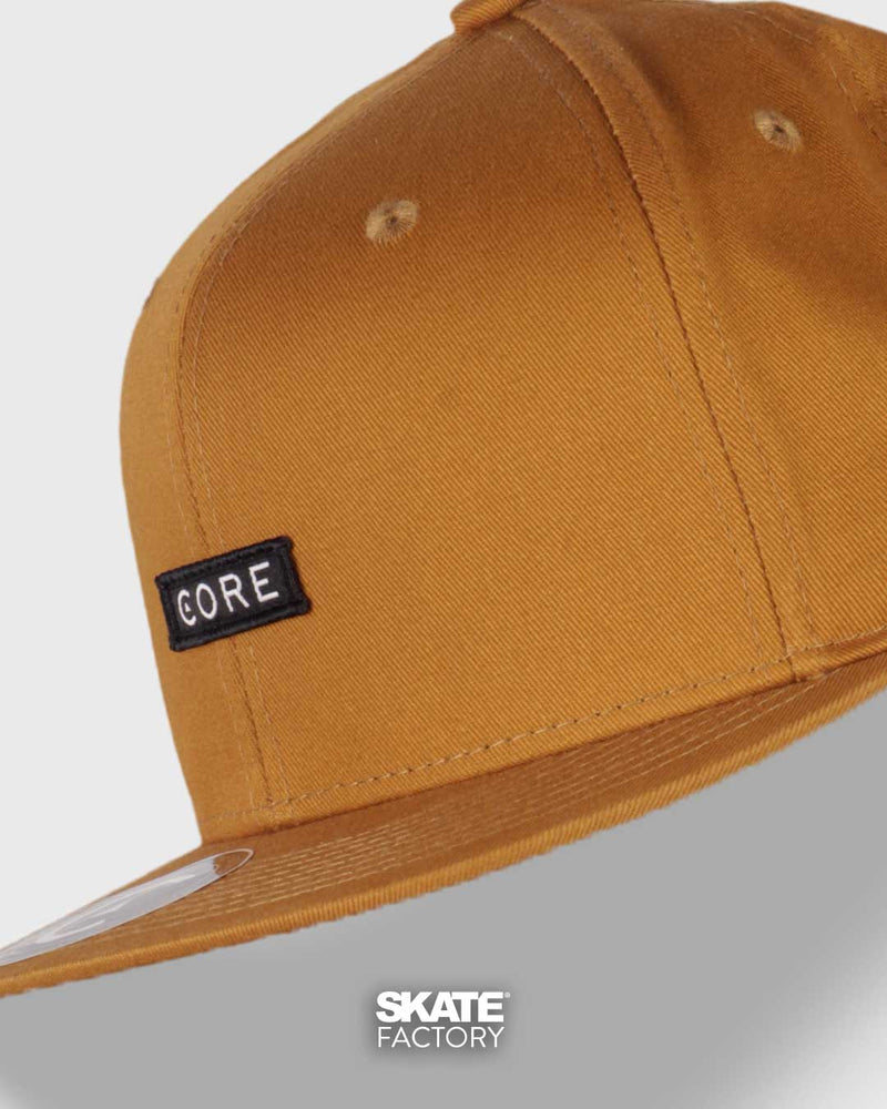 GORRA PLANA CORE PARA CABALLERO SNAPBACK CAMEL