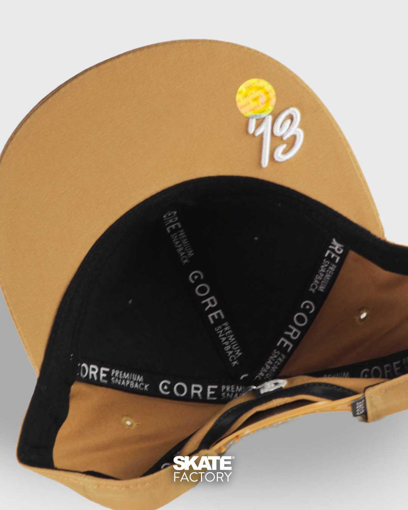 GORRA PLANA CORE PARA CABALLERO SNAPBACK COFFE