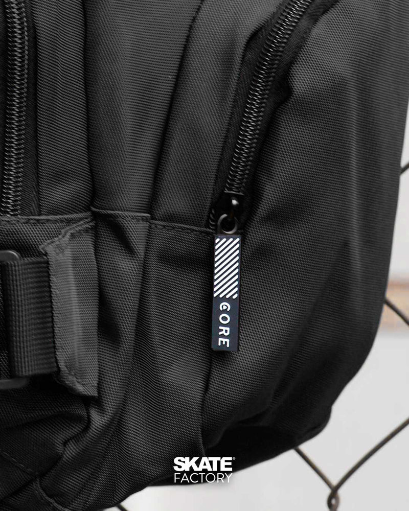 MOCHILA ESCOLAR PARA SKATEBOARD NEGRA CORE
