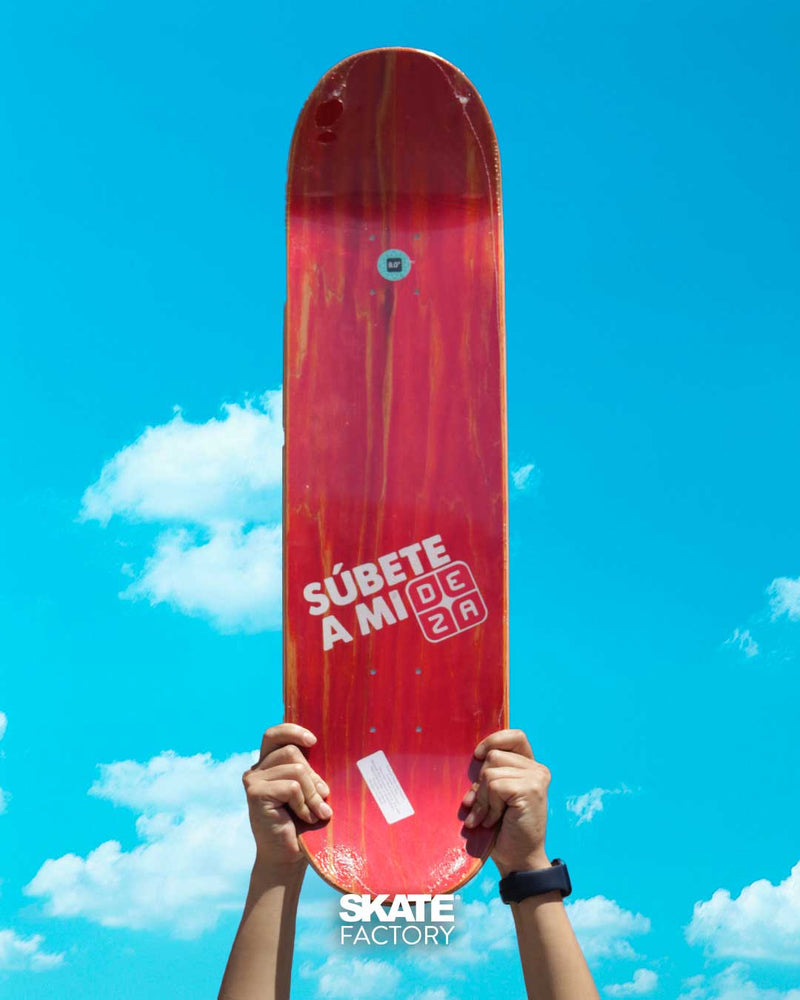 TABLA PARA SKATEBOARDING DEZA SALVINOCOSMOS METÁLICA