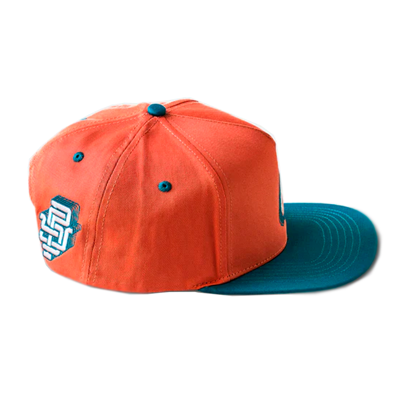 GORRA PLANA PRAYERS CREAM NARANJA AZUL