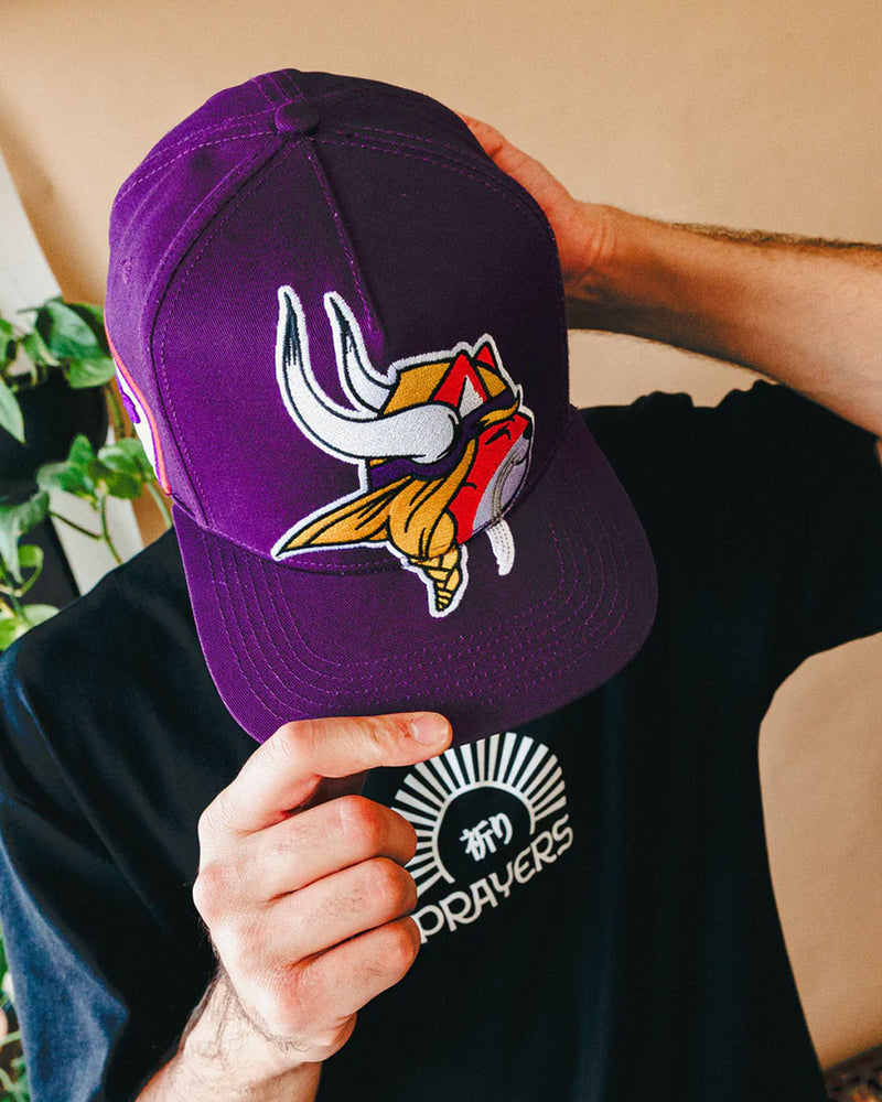 Vikingos Gorra Vikings GORRA PLANA PRAYERS VIKINGO MORADO – Skate
