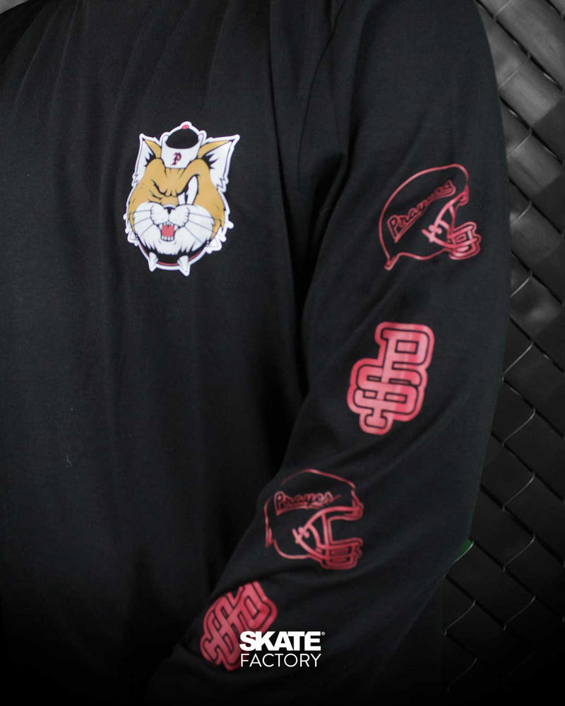 PLAYERA DE MANGA LARGA PRAYERS NEGRO ROJO