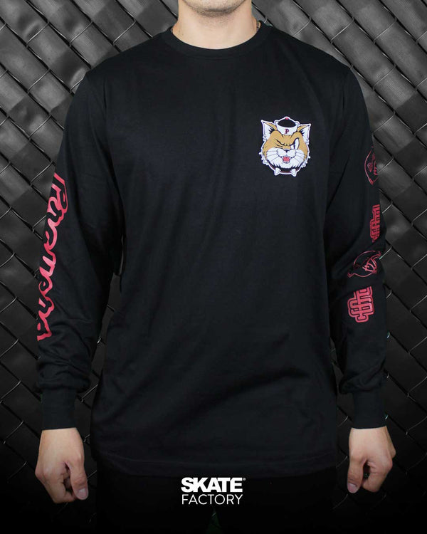 PLAYERA DE MANGA LARGA PRAYERS NEGRO ROJO