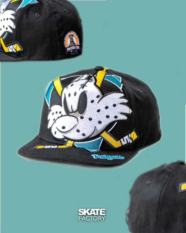 GORRA PLANA PRAYERS MIGHTY NEGRO AMARILLO