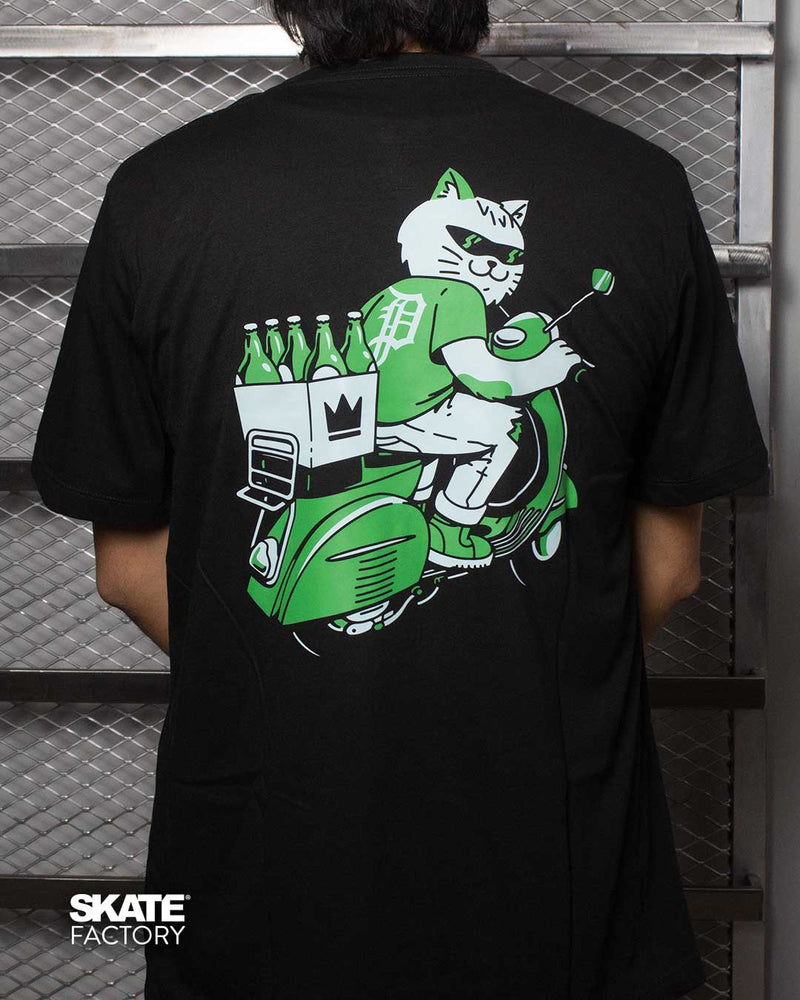 PLAYERA PRAYERS VESPA COLOR NEGRO