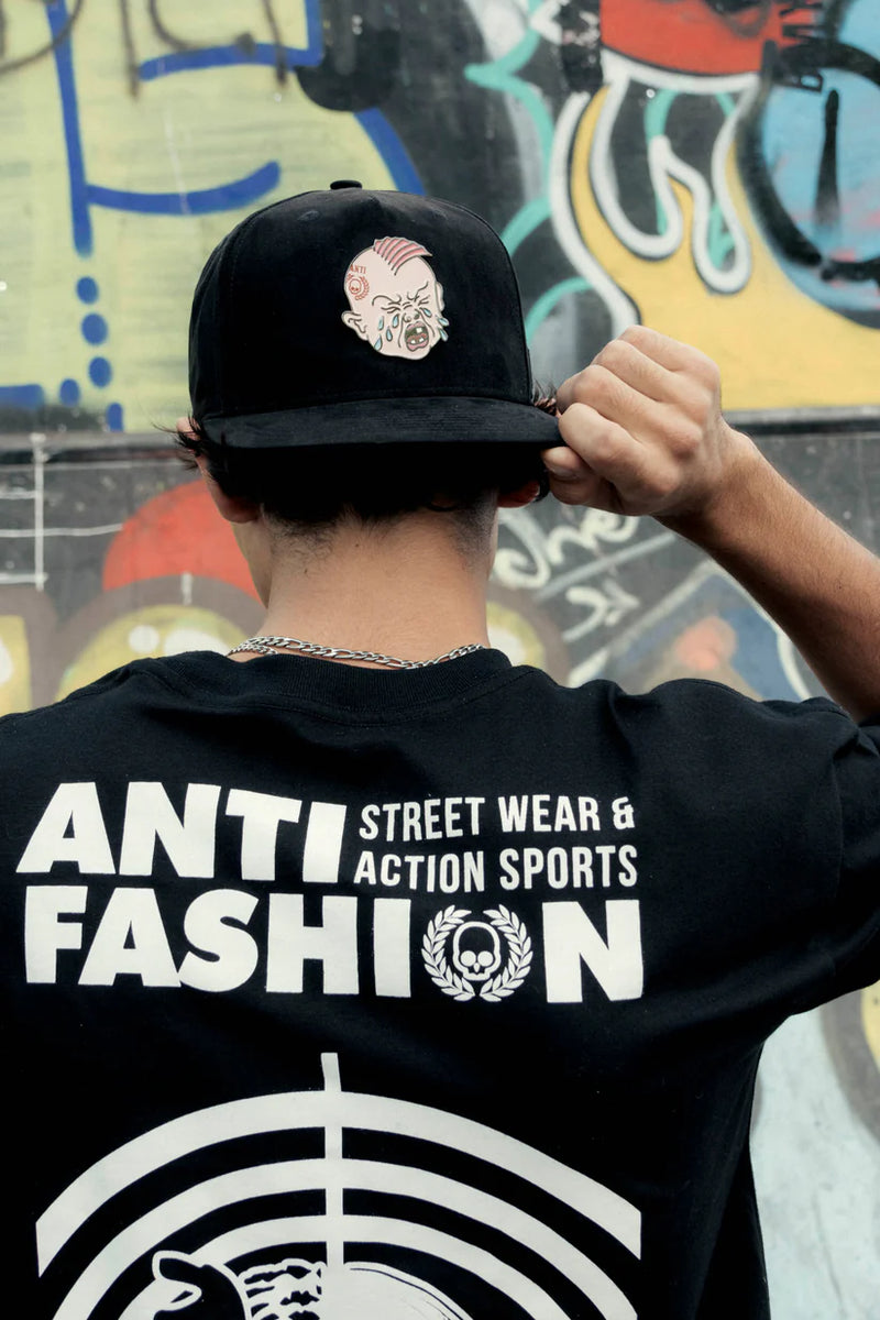 GORRA PLANA ANTIFASHION SNAPBACK PUNK NEGRO