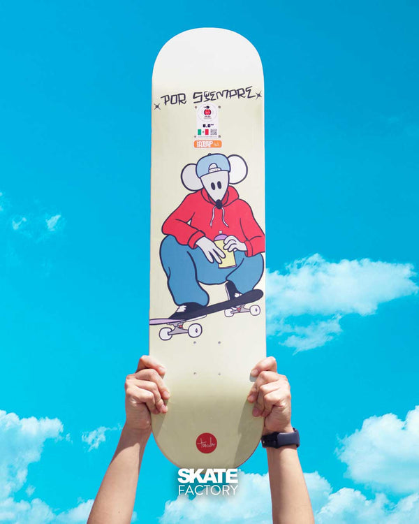 TABLA PARA SKATEBOARDING TRICOLOR ROTULISTA TUMBADO