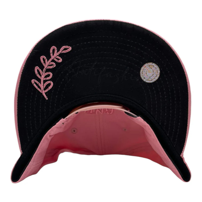 GORRA PLANA ANTIFASHION SNAPBACK TOON ROSA