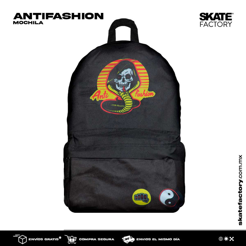 MOCHILA ESCOLAR ANTIFASHION COBRA KAI NGO AMA