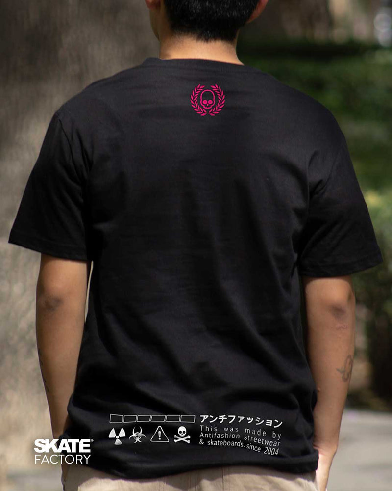 PLAYERA MANGA CORTA ANTIFASHION GROTESK NGO FUCSIA