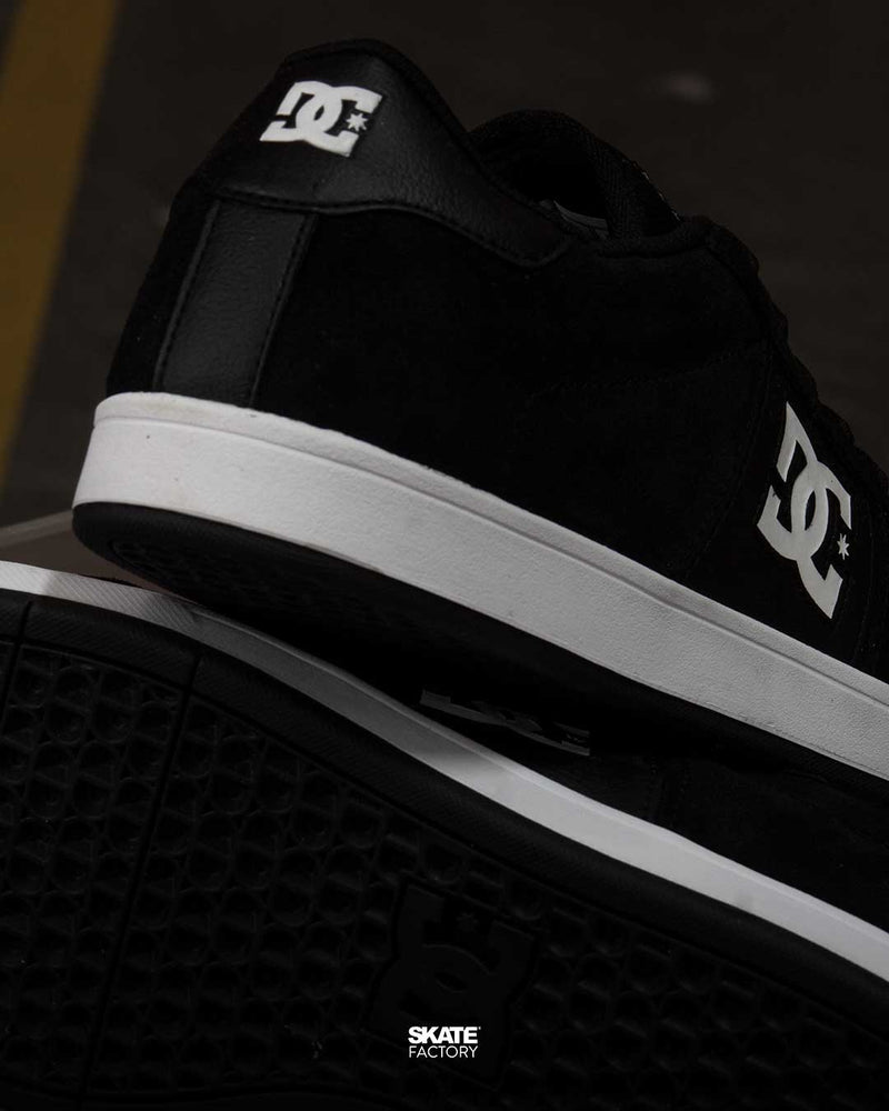 TENIS DC SHOES STRIKER NEGRO BLANCO