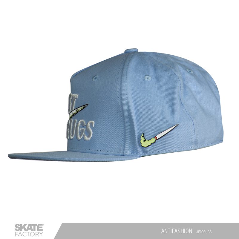 GORRA PLANA SNAPBACK PARA HOMBRE ANTIFASHION JUST DRUGS AZUL