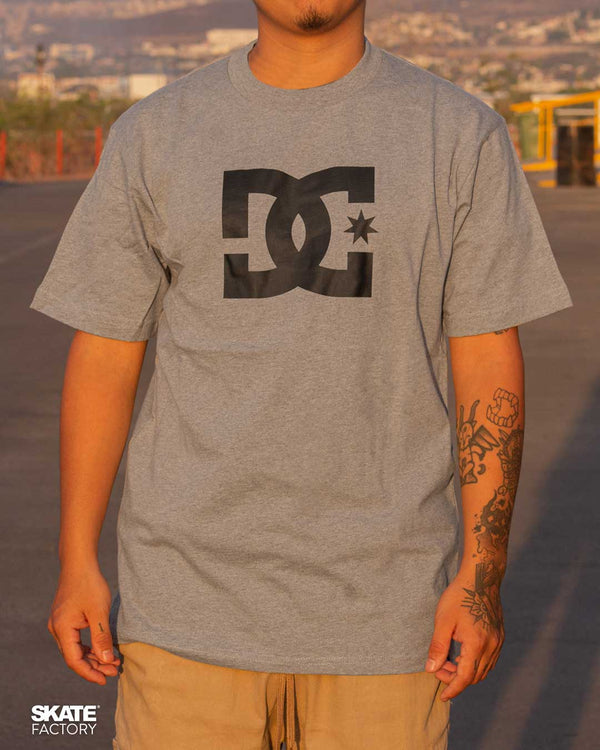 PLAYERA MANGA CORTA PARA HOMBRE LOGO DC SHOES GRIS