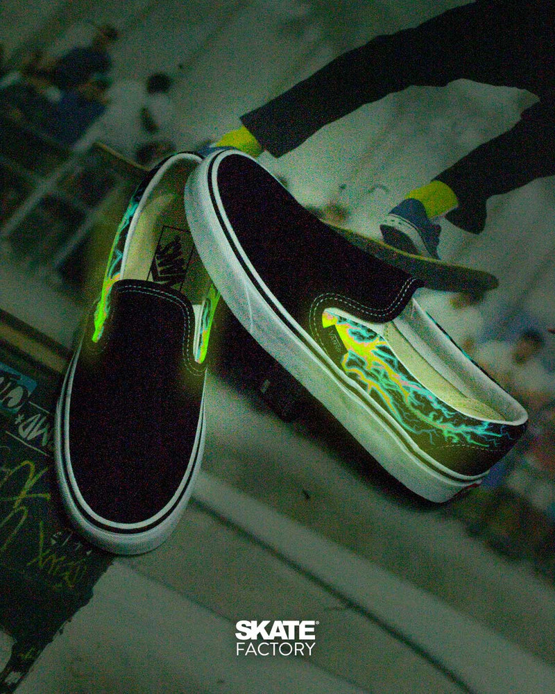 VANS TENIS SLIP-ON "BRILLA EN LA OBSCURIDAD"