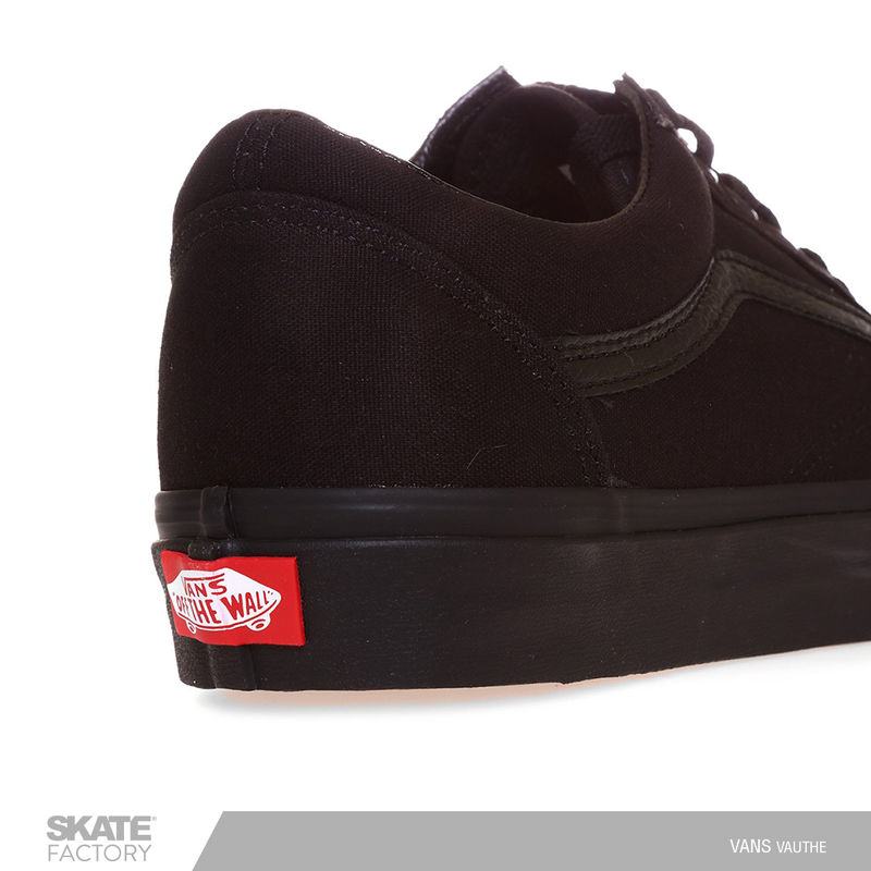 Compra tus tenis VANS modelo old school tenis negro monocromo para skate para skateboarding, tenis para hombres, tenis para mujer de skate. Tenis vans hombres, las mejores marcas de skateboarding , empieza a hacer trucos en tu skateboard ahora envíos gratis en compras mayores a $999 pesos compra fácil y rápido Encuéntralos en tu skate shop México, Skate factory ®.