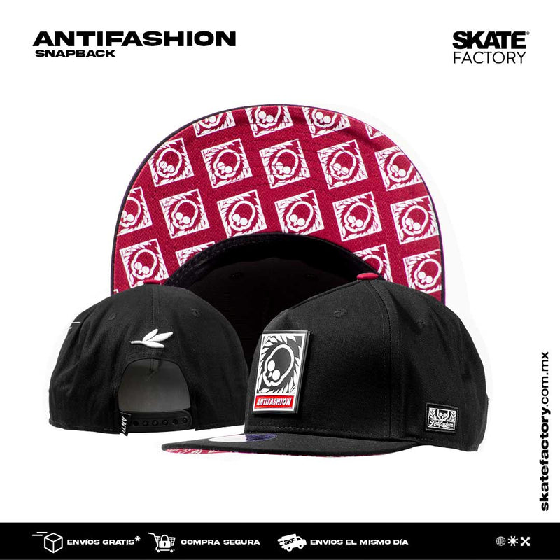 Snapback Gorra antifashion negra bordada. Marca mexicana con patinetas, gorras y accesorios. Visítanos y descubre todo lo que core tiene para ti. Disponibles en Skate Factory tu skate shop favorito, Envíos gratis en compras mayores a $999 pesos compra fácil y rápido Encuéntralos en tu skate shop, Skate factory ®.