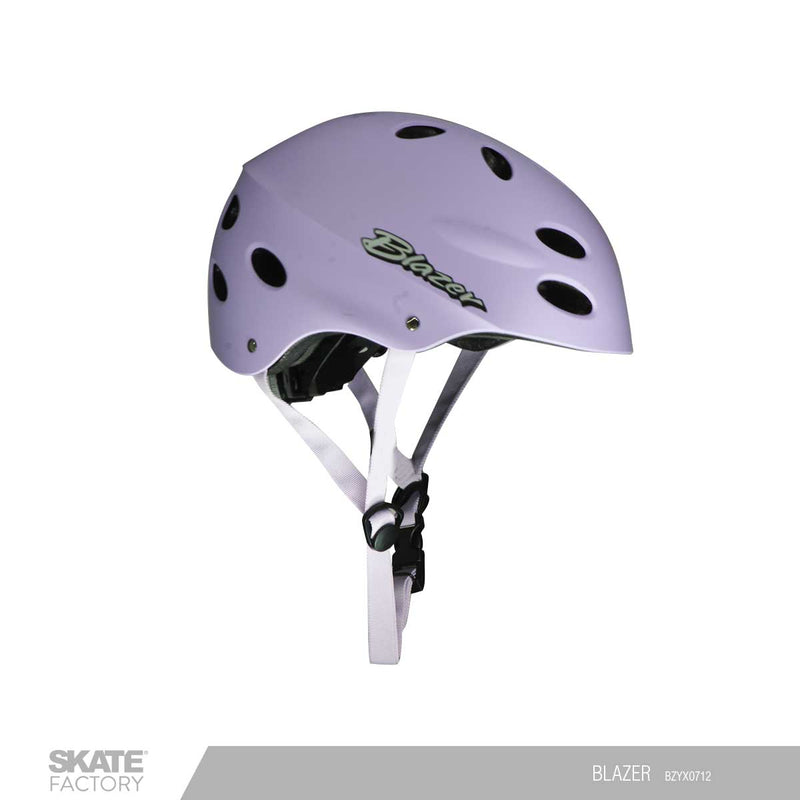 Patinar seguro es lo mejor que puedes hacer antes de ponerte los patines. No importa si patinas freeskate, en línea, agresivo o quads, protegete de cualquier golpe con este  Casco marca Blazer color tornasol con ajuste craneal, almohadillas internas y 2 capas de protección ajustable que hacen un casco ligero. Ideal para practicar skate de manera segura. Completa tu aprendizaje llena de confianza con tu casco. Encuéntralos en tu skate shop, Skate factory ®.