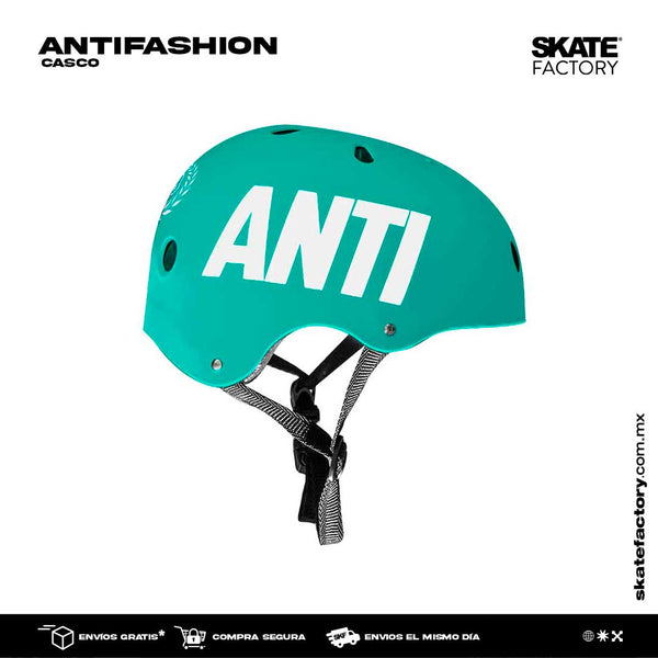 Patinar seguro es lo mejor que puedes hacer antes de ponerte los patines. No importa si patinas freeskate, en línea, agresivo o quads, protegete de cualquier golpe con este  Casco marca ANTIFASHION color tornasol con ajuste craneal, almohadillas internas y 2 capas de protección ajustable que hacen un casco ligero. Ideal para practicar skate de manera segura. Completa tu aprendizaje llena de confianza con tu casco. Encuéntralos en tu skate shop, Skate factory ®.