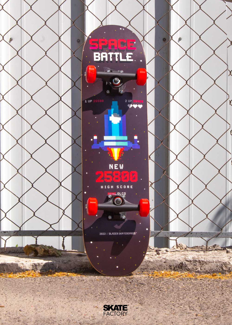 PATINETA COMPLETA PARA SKATEBOARDING BLAZER GAME NEGRO ROJO